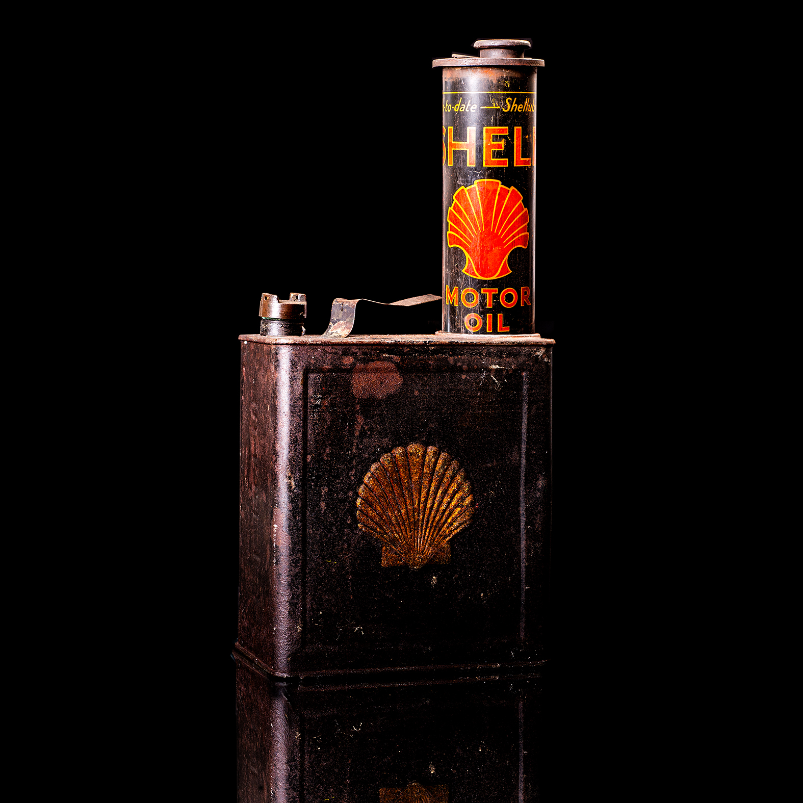 Are vintage Shell oil cans rare? So sought after by collectors for their beauty?